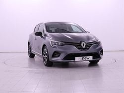Branco glaciar Usado 2023 Renault Clio V Techno | € 17.900 (Preço justo)