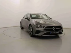 Cinzento Usado 2024 Mercedes CLA180 Sedan | € 41.490 (Preço justo)