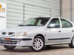Cinzento Usado 2000 Renault Mégane | € 1.750