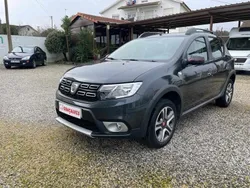 Cinzento Usado 2019 Dacia Sandero Citadino | € 11.750 (Preço justo)