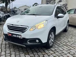 Branco Usado 2015 Peugeot 2008 Allure SUV | € 11.500 (Preço justo)