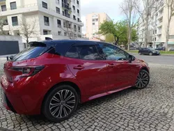 Vermelho Usado 2019 Toyota Corolla Hybrid Citadino | € 18.490