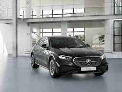 Preto Novo 2025 Mercedes E300 Sedan | € 84.110