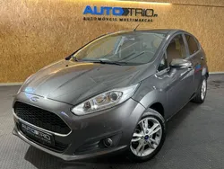 Cinzento Usado 2017 Ford Fiesta Trend Citadino | € 9.900 (Caro)