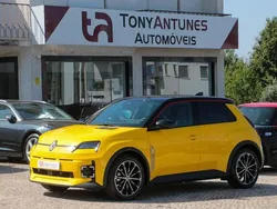 Amarelo Novo 2025 Renault R5 Citadino | € 36.500
