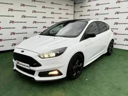 Branco Usado 2016 Ford Focus ST Citadino | € 24.000