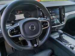 Usado 2019 Volvo V60 R-Design Carrinha | € 27.000 (Preço justo)