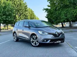 Cinzento Usado 2017 Renault Grand Scénic IV Monovolume | € 8.450