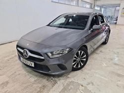 Cinza Usado 2020 Mercedes A180 Style Citadino | € 24.990 (Preço justo)