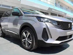 Cinza Usado 2023 Peugeot 5008 Allure Monovolume | € 33.990 (Preço justo)