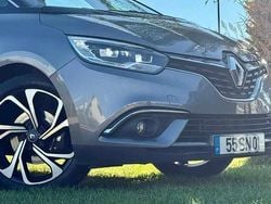 Cinzento Usado 2017 Renault Grand Scénic IV Bose Edition Monovolume | € 14.900 (Bom preço)