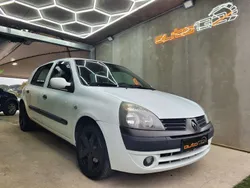 Branco Usado 2005 Renault Clio II | € 3.990 (Bom preço)