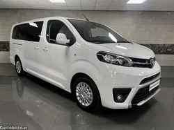 Branco Usado 2019 Toyota HiAce Monovolume | € 33.999