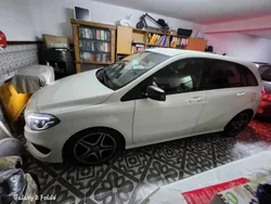 Branco Usado 2015 Mercedes B180 Monovolume | € 17.000 (Preço elevado)