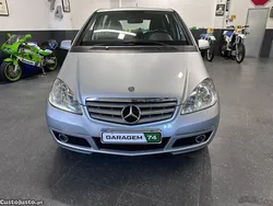 Cinza Usado 2010 Mercedes A180 Avantgarde Citadino | € 7.990 (Preço elevado)