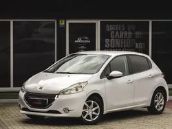 Branco Usado 2014 Peugeot 208 Active Citadino | € 7.900 (Preço justo)