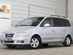 Cinzento Usado 2005 Hyundai Trajet Monovolume | € 4.990