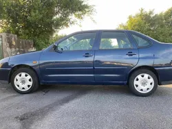 Azul Usado 1997 VW Polo Sedan | € 1.200