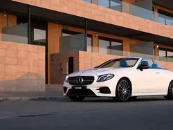 Branco Usado 2018 Mercedes E220 AMG line Cabrios | € 49.000 (Preço justo)