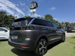 Cinzento Usado 2022 Peugeot 5008 GT Monovolume | € 30.750 (Preço justo)