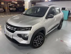 Cinza Usado 2023 Dacia Spring Expression Citadino | € 15.700 (Preço justo)