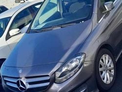 Branco Usado 2016 Mercedes A160 Citadino | € 15.900 (Preço justo)