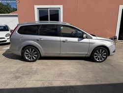 Cinza Usado 2009 Ford Focus Sedan | € 4.990 (Preço justo)