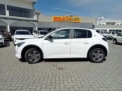 Branco Usado 2022 Peugeot e-208 Active Citadino | € 26.950