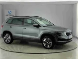 Cinzento Usado 2024 Skoda Karoq SUV | € 27.490