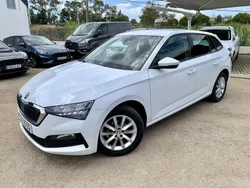Branco Usado 2023 Skoda Scala Ambition Citadino | € 18.950 (Preço justo)