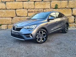 Cinzento (metalizado) Usado 2022 Renault Arkana Intens SUV | € 29.950 (Preço justo)