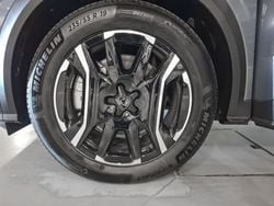 Azul Usado 2025 Peugeot 5008 Monovolume | € 42.490