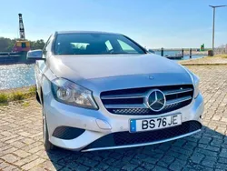 Cinzento Usado 2015 Mercedes A180 | € 14.800 (Bom preço)