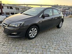 Cinza Usado 2015 Opel Astra Cosmo Citadino | € 8.250 (Bom preço)