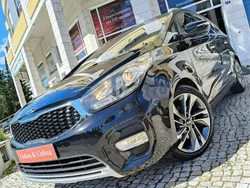 Preto Usado 2017 Kia Carens Monovolume | € 17.500 (Preço justo)