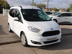 Branco Usado 2017 Ford Tourneo Courier Monovolume | € 14.750 (Preço elevado)