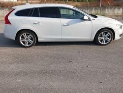 Usado 2015 Volvo V60 Carrinha | € 15.500 (Preço justo)