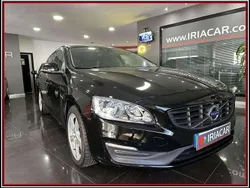 Preto Usado 2016 Volvo V60 Momentum Carrinha | € 15.500 (Preço justo)