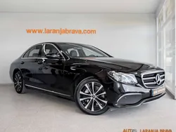 Preto Usado 2019 Mercedes E300 Avantgarde Sedan | € 32.900 (Preço justo)