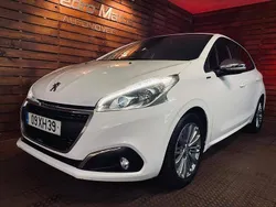 Branco Usado 2019 Peugeot 208 Citadino | € 10.850 (Bom preço)
