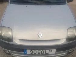 Cinza Usado 2002 Renault Clio II | € 2.250 (Preço justo)