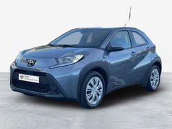 Cinza (pintura metalizada) Usado 2024 Toyota Aygo X X-play SUV | € 17.750 (Preço justo)