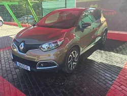 Castanho Usado 2017 Renault Captur Zen SUV | € 13.500