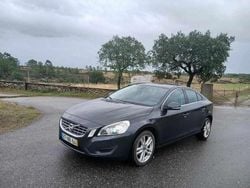 Cinzento Usado 2012 Volvo S60 Sedan | € 11.200