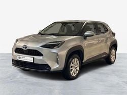 Cinza (pintura metalizada) Usado 2024 Toyota Yaris Comfort Sedan | € 26.750 (Preço justo)