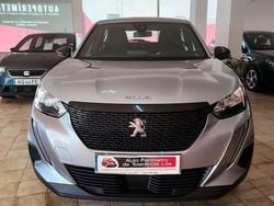 Cinzento Usado 2023 Peugeot 2008 Active SUV | € 19.900 (Preço justo)