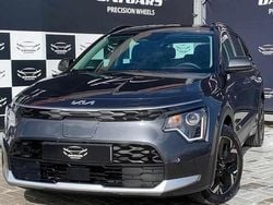 Cinzento Usado 2023 Kia e-Niro SUV | € 29.890 (Preço justo)