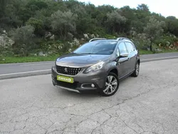 Cinzento Usado 2016 Peugeot 2008 SUV | € 12.250 (Preço justo)