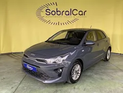 Cinzento Usado 2022 Kia Rio | € 16.000 (Preço justo)