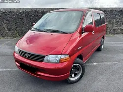 Vermelho Usado 2001 Toyota HiAce Monovolume | € 12.800